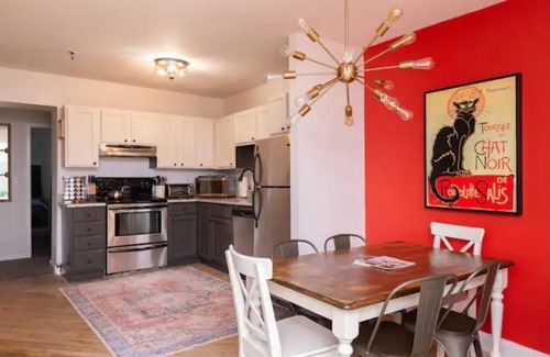 Ludlow House | Okemo's Back Room - in the heart of the village on the shuttle route!