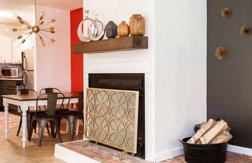 Ludlow House | Okemo's Back Room - in the heart of the village on the shuttle route!
