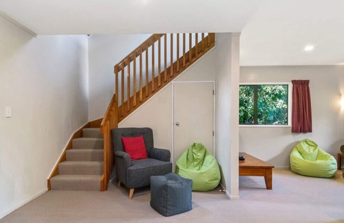 Okere Falls Cottage | Okere Retreat - Pet Friendly Okere Falls Home