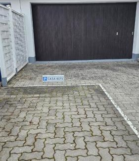 Monikaviertel Apartment | Oktoberfest-Special CASA 8070 Exklusive Maisonette 91 qm 4 Zimmer 1-9 Personen in Ingolstadt nähe A9, inklusive Parkplatz am Haus, Netflix, Kaffee, Tee, 24-h self-check-in, ideal für Gruppen, Familien und Geschäftsreisende