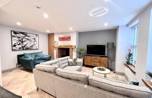 Cromer Apartment | Olívia-Rojo