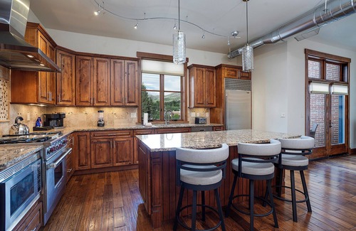 Downtown Steamboat Springs Condo | OL405 | A/C | Downtown Steamboat | Walk to Restaurants and Shops | By River