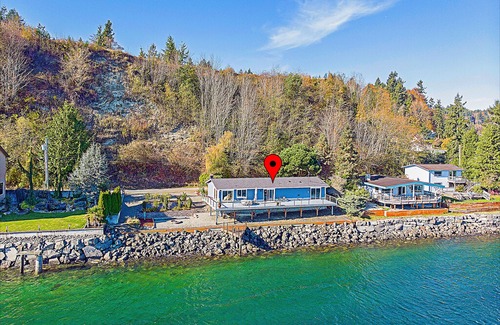Olalla Cottage | Olalla Bay Cottage Like Being on a Ship on the Ocean