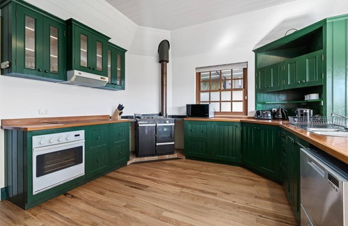 Eglinton House | 'Old Alloway'- 7 Bedrooms/Sleeps 17 -9mins to CBD
