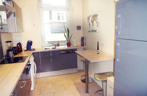 Sudstadt Nordlicher Teil Apartment | Old Apartment Südstadt Central