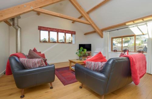 Ashburton House | Old Armoury Barn