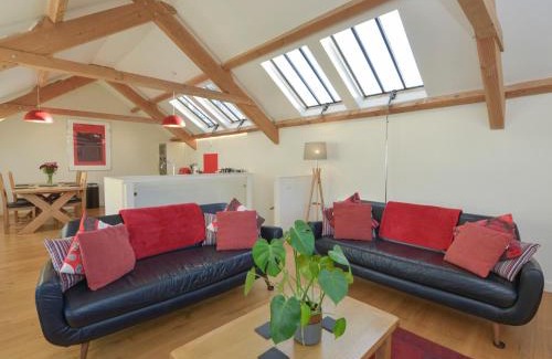 Ashburton House | Old Armoury Barn