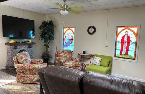Omaha House | OLD CHURCH RETREAT in OMAHA, ARK. 14 miles from Branson Mo.
