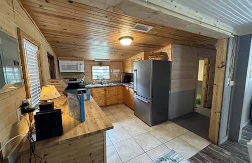 Crystal River House | Old Country Living Ozello Keys 1 BR/1BA Waterfront Fishing Cabin