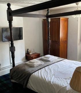 Whitchurch Hotel | Old Court Hotel & Apartments