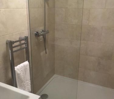 Whitchurch Hotel | Old Court Hotel & Apartments