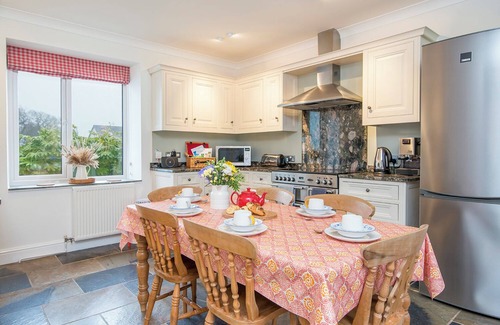 Pembroke Cottage | Old Farm For Four, Holiday Cottage East Orielton, Nr Bosherston, Sleeps 4, 2 bedrooms, bathrooms
