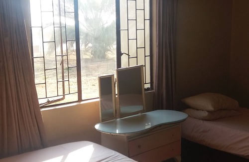 Lephalale House | Old farmhouse for 3 in Limpopo Province