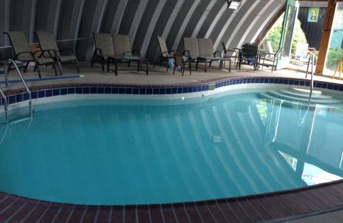 Intervale Hotel | Old Field House