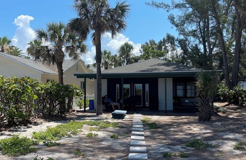 Indian Shores Cottage | "Old Florida" Beach Cottage-Beachfront!