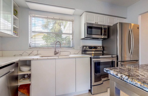 Anna Maria Cottage | Old Florida-style cottage w/private heated pool - walk to the beach - dogs OK