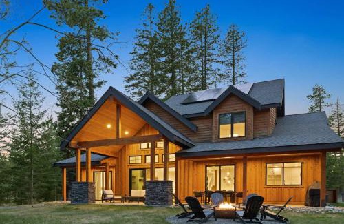 Ronald House | Old Grove Retreat in Suncadia- Gourmet Kitchen, Hot Tub, BBQ, Firepit, Outdoor Seating, Smart TVs, Hi-speed Wi-Fi