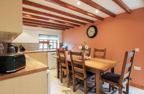 Church Stretton Cottage | OLD HALL BARN 4, pet friendly, with hot tub in Church Stretton