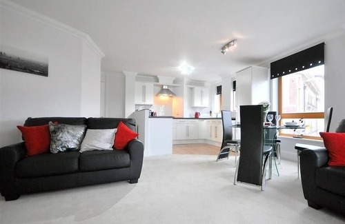 Weymouth Cottage | OLD HARBOUR VIEW, family friendly in Brewers Quay Harbour