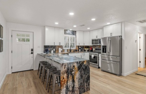 Homosassa House | OLD HOMOSASSA- RIVER WATERFRONT HOUSE ICE MACHINE-DEEP BAY- FOUR KAYAKS