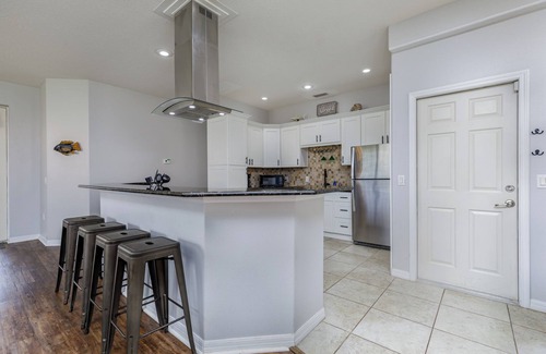 Homosassa House | Old Homosassa Waterfront Luxury Living w/boat slip, private ramp and sleeps 10