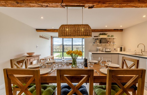 Peasmarsh House | Old House Farm - Four Bedroom House, Sleeps 8