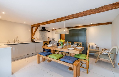 Peasmarsh House | Old House Farm - Four Bedroom House, Sleeps 8