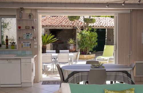 La Flotte House | Old house restored in the Rhaetan style, rated 4 stars, family-run