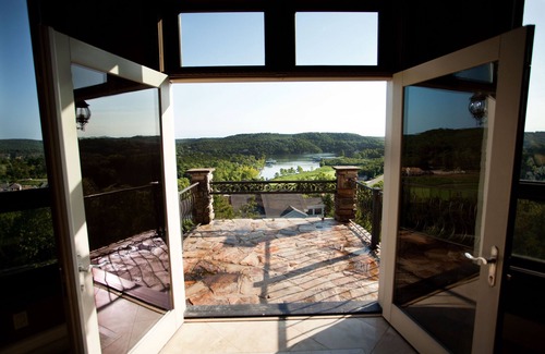 Camdenton House | Old Kinderhook Castle in Gated Golf Community of Old Kinderhook