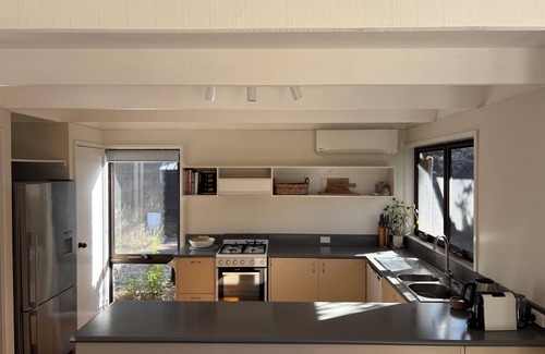 Point Lonsdale House | Old Lonsdale Stroll to the Beach