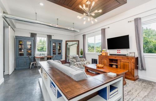 Swannanoa Apartment | Old Lytle Cove Rd - Lower Unit