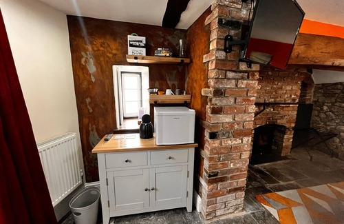 Cross Bed & Breakfast | Old Manor House B&B