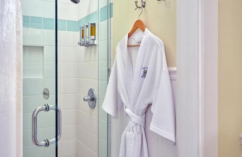 Brewster Bed & Breakfast | Old Manse Inn
