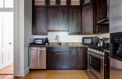 Starr Hill Apartment | Old Met #306 | 1 Bedroom, 2 Bath