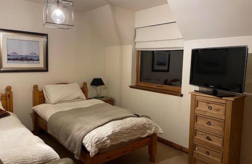 Elgin Bed & Breakfast | Old Mills Garden