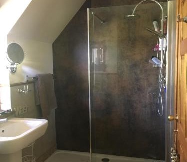 Elgin Bed & Breakfast | Old Mills Garden
