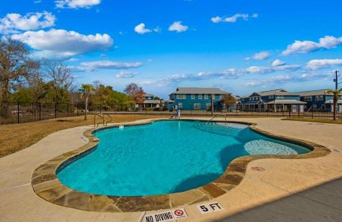 Gruene Apartment | Old Mills Resort OM A11