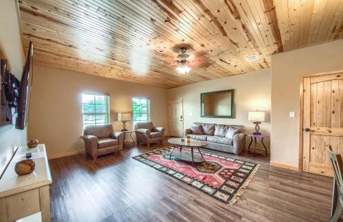 Gruene Apartment | Old Mills Resort OM A11