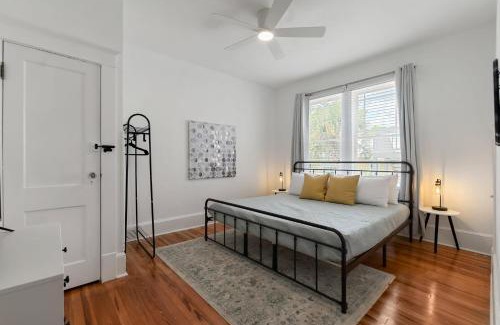 St. Augustine Apartment | Old Mission Manor - Chic 2br 1ba Apartment - Sleeps 6 - Pool Table - 15 Min Walk to Downtown