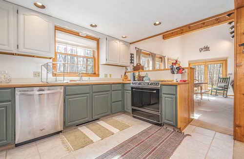 Paradise Point House | Old Moose Barn | Lake Access + Hot Tub & Boat Slip!