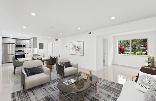 Old Naples Condo | Old Naples 2-bed, 2 bath condo, walk to beach, WiFi, AC, pool, bocce.