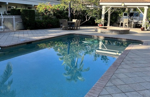 Redevelopment Area Condo | Old Naples, Snowbirds Getaway