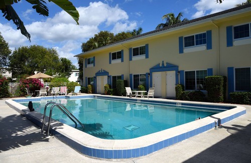 Old Naples House | Old Naples, Steps From The Beach And 5th Ave Restaurants And Shopping