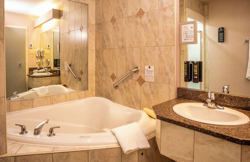 Wolfville Hotel | Old Orchard Inn
