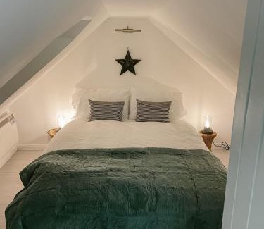 Tarbert House | Old Pier Cottage Tarbert