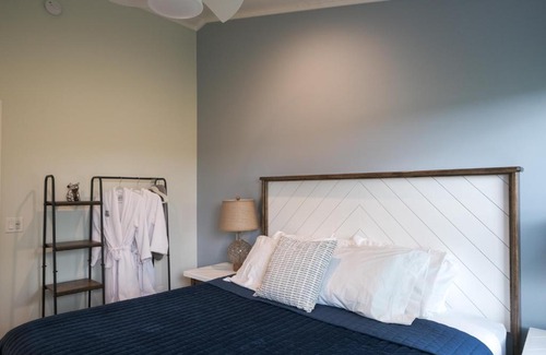 Saugatuck House | Old Pike Cottages