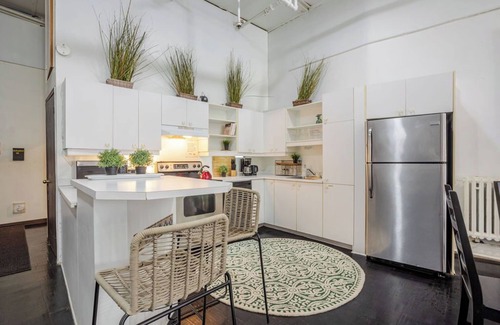 International District Apartment | Old Port Loft Gem | Stylish Old Montreal Stay