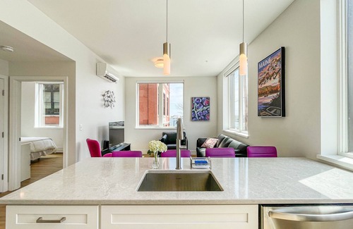 East Bayside Apartment | Old Port short term monthly rental.