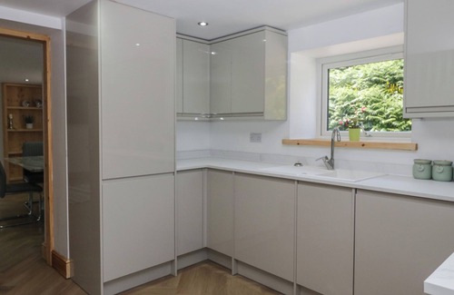 Backbarrow Cottage | OLD POST OFFICE COTTAGE, pet friendly, with a garden in Newby Bridge