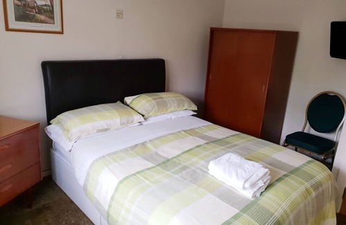 Carmarthen Bed & Breakfast | Old Priory Guest House